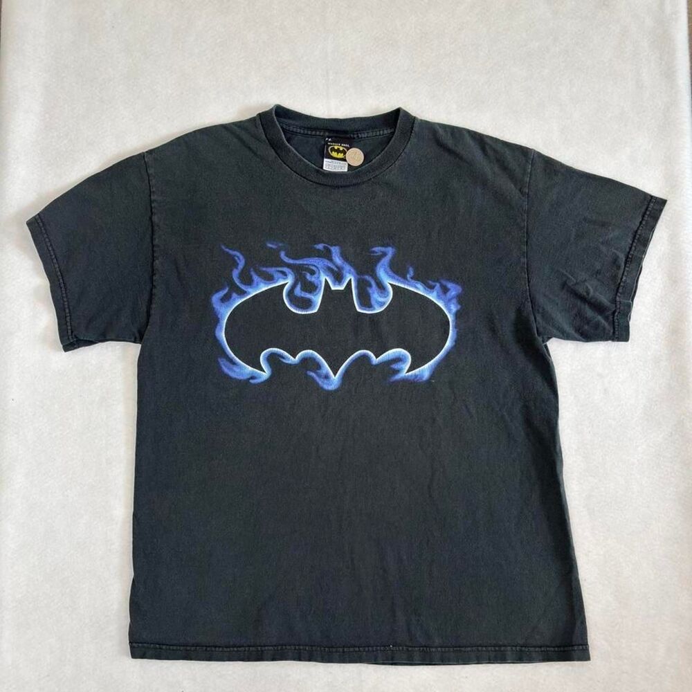 Vintage 2004 Batman blue flame graphic tee